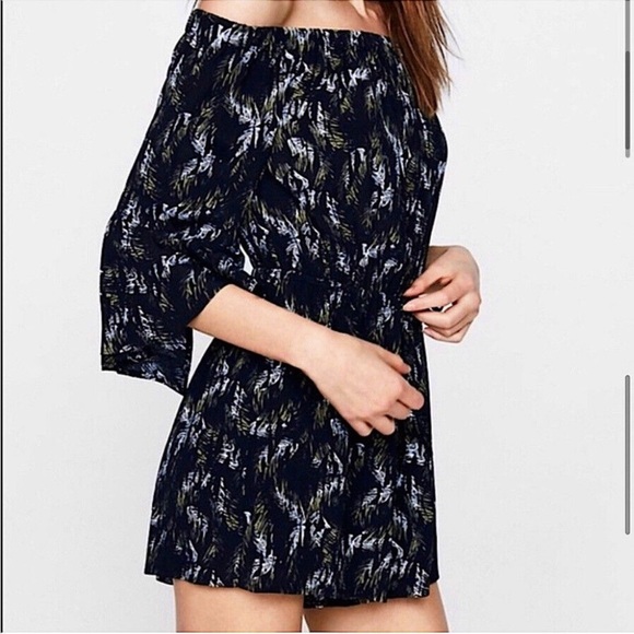EXPRESS Off The Shoulder Black Green Leaf Tropical Romper. Small. - Picture 4 of 7